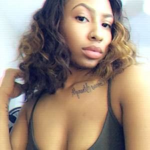 Meet your Posher, Monisa